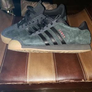 Adidas Samoa size 12 black